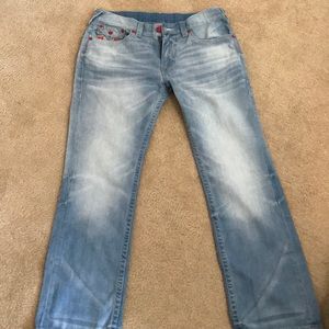 Like new used true religion, no stains or holes.